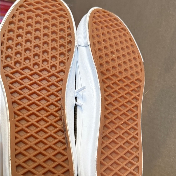 Vans - Picture 4 of 5